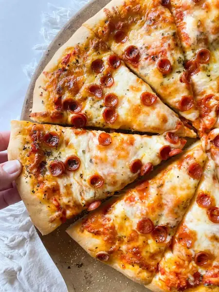 How to Make a Homemade Pizza Crust