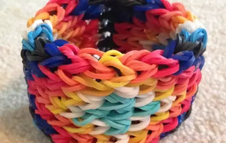 How to Make a Rainbow Loom Bracelet