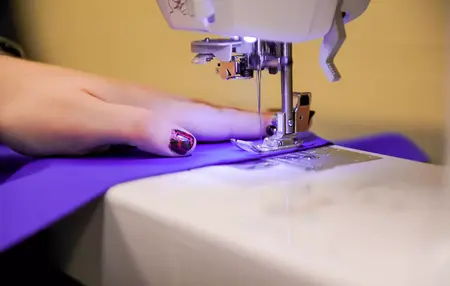 How to Use a Sewing Machine for Clothing