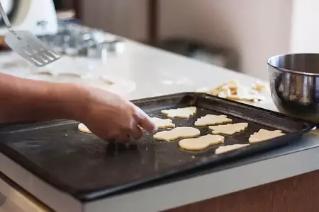 How to Use a Baking Sheet