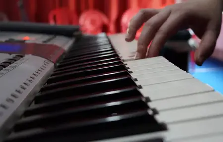 How to Learn to Play Keyboard