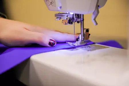How to Use a Sewing Machine for Clothing