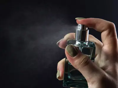Parfum Berbeda Setiap Orang? Rahasianya Terungkap!