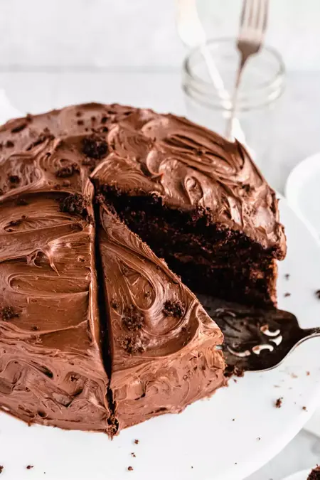 How to Make a Delicious Chocolate Cake from Scratch