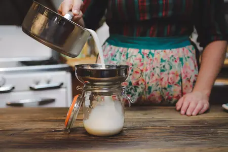 How to Make Your Own Yogurt