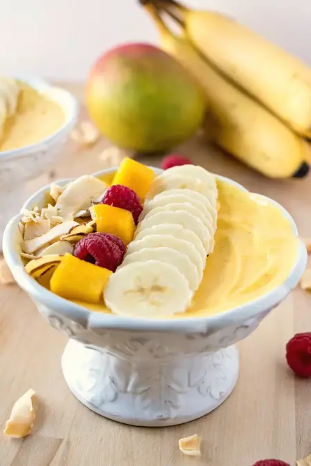 How to Make a Smoothie Bowl with Mango