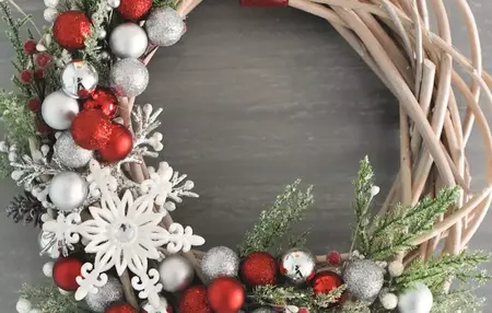 How to Make a Christmas Wreath