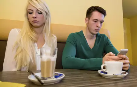 How to Use Your Phone to Improve Your Relationships