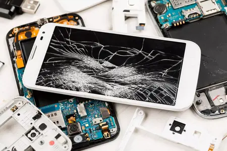 How to Repair a Damaged Smartphone Screen
