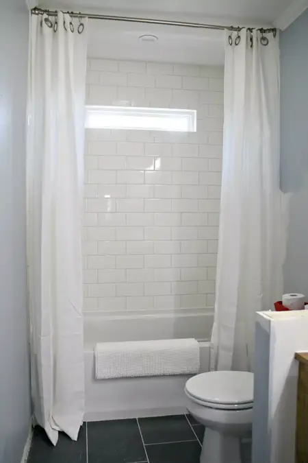 How to Use a Shower Curtain