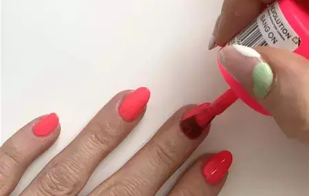 How to Paint Your Nails