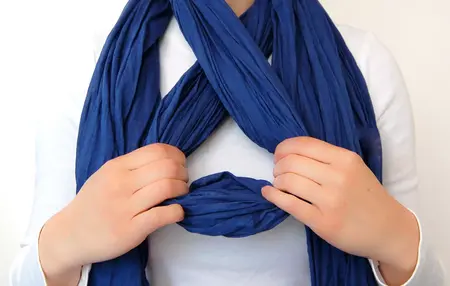 How to Tie a Scarf