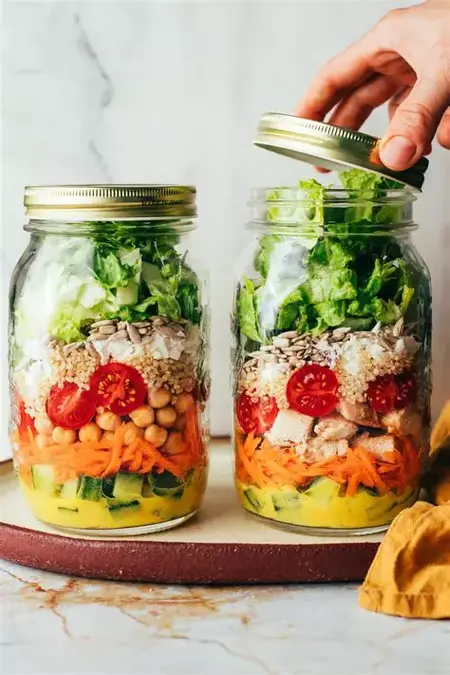 How to Make a Salad in a Jar