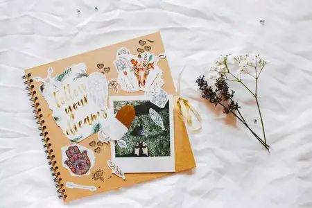 How to Make a Scrapbook