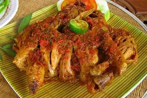 10 Restoran Terpopuler di Bali: Panduan Jelajah Kuliner