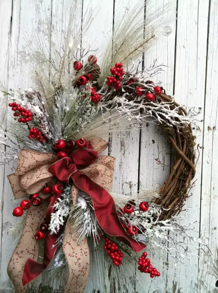How to Make a Christmas Wreath