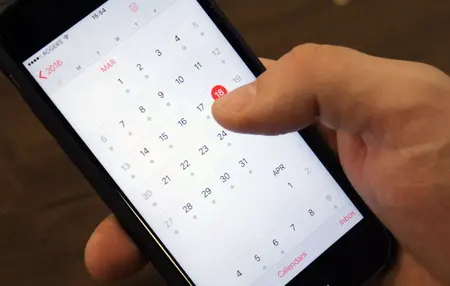 How to Use a Calendar App