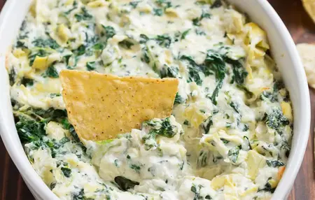 How to Make a Dip with Spinach and Artichoke