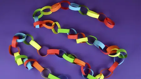 How to Make a Paper Chain Garland