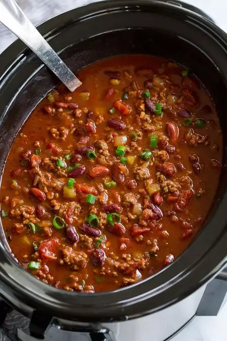 How to Use a Slow Cooker to Make Chili