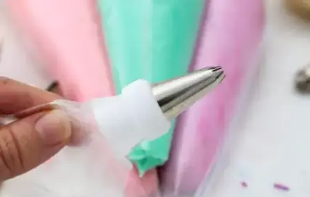 How to Use a Piping Bag