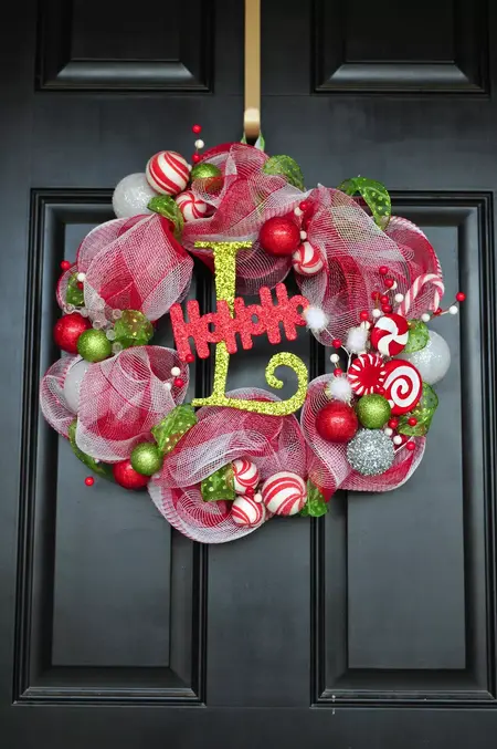 How to Make a DIY Holiday Wreath