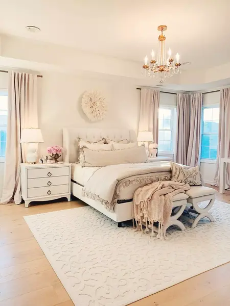 How to Decorate a Bedroom