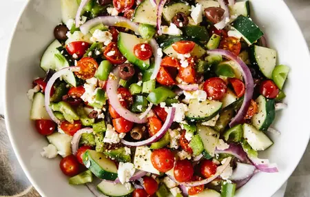 How to Make a Delicious Greek Salad