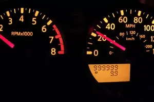Waspada Odometer Rendah! Tips Membeli Mobil Bekas Berkualitas