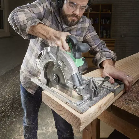 How to Use a Circular Saw