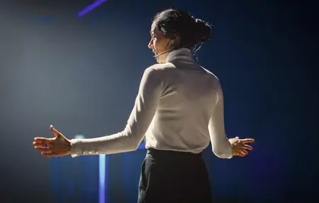 How to Improve Your Public Speaking Skills for a Wedding Speech