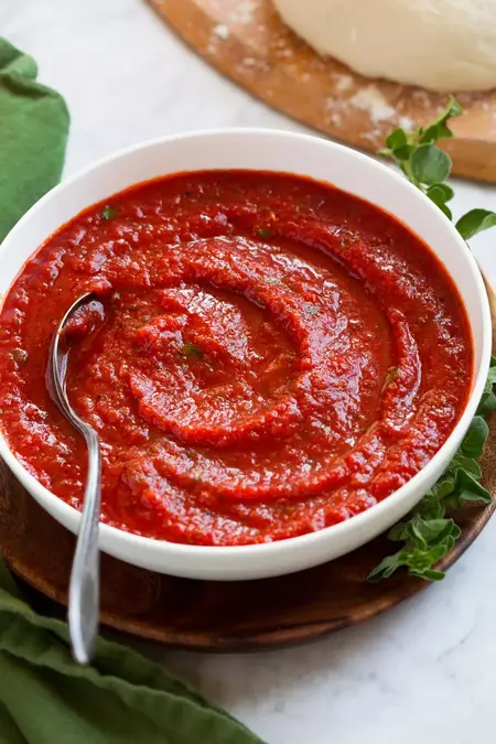 How to Make a Delicious Pizza Sauce from Scratch