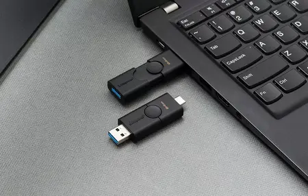 How to Use a USB Drive