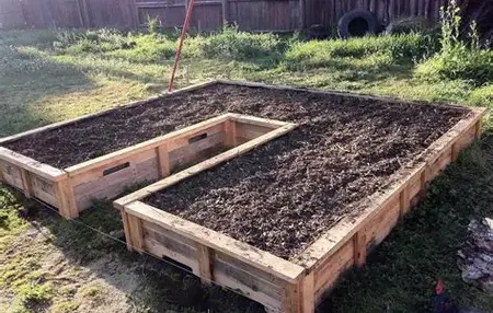 How to Build a Raised Garden Bed From Pallets