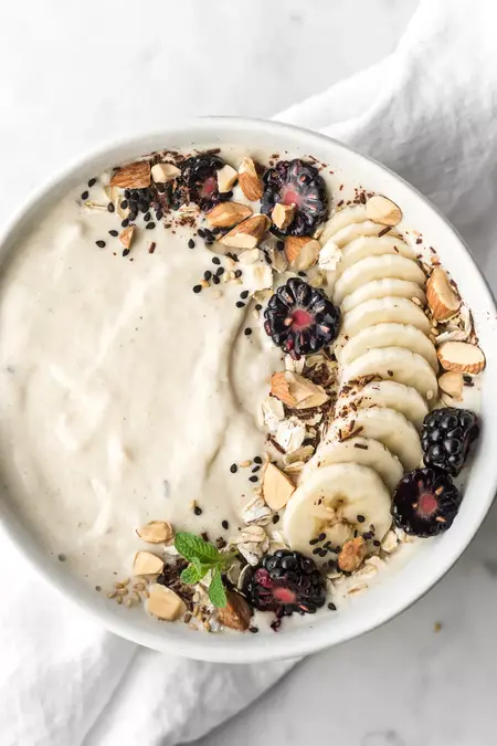 How to Make a Smoothie Bowl with Banana