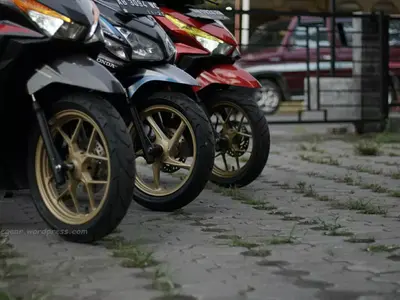 Kapan Ganti Pelek Motor? Panduan Lengkap & Aman