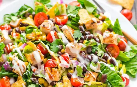 How to Make a Delicious Salad with Grilled Chicken