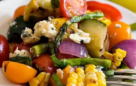 How to Make a Delicious Salad with Grilled Vegetables