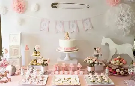 How to Decorate for a Baby Shower