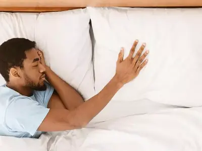 Tidur Terpisah Saat Liburan: Tren Baru untuk Tidur Lebih Nyenyak?