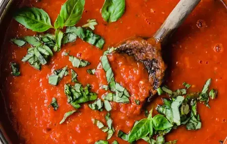 How to Make a Simple Tomato Sauce