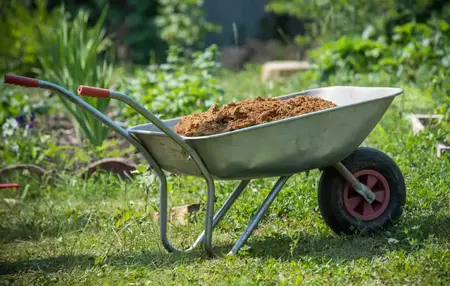 How to Use a Wheelbarrow