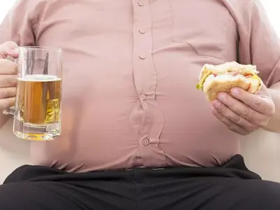 Alkohol & Perut Buncit: Penyebab & Pencegahannya