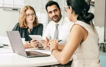 How to Conduct Performance Reviews