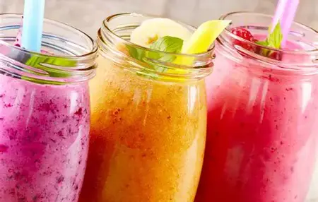 How to Make a Smoothie for a Birthday