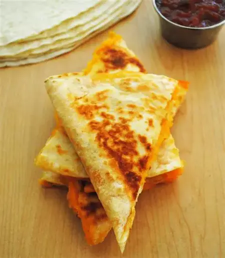 How to Make a Quesadilla with Cheese