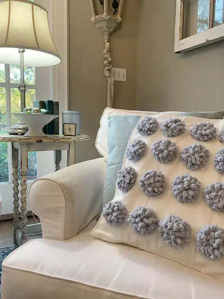 How to Make a Pom-Pom Pillow