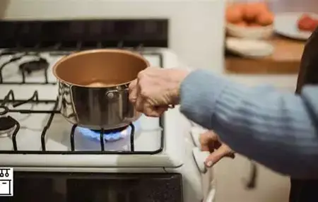 How to Use a Saucepan