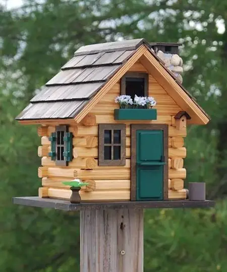How to Build a Birdhouse for Your Backyard