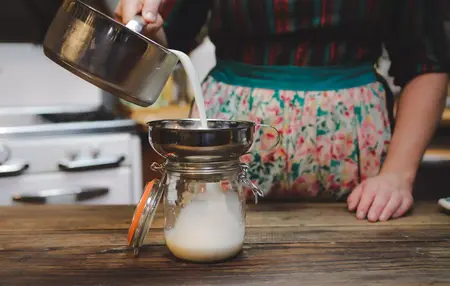 How to Make Your Own Yogurt